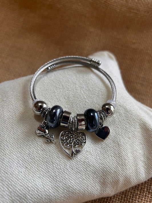 Onyx Malibu Canyon Charm